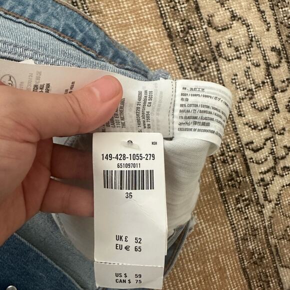 NWT: Abercrombie 90s Baggy Shorts - Picture 6 of 9